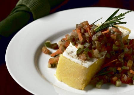 Polenta y guiso de verduras