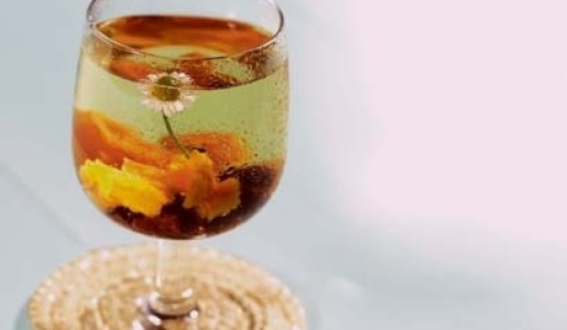 Frutos secos en vino blanco