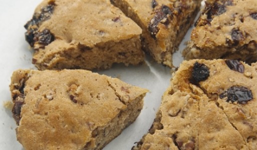 Pastelitos de guindones y pecanas