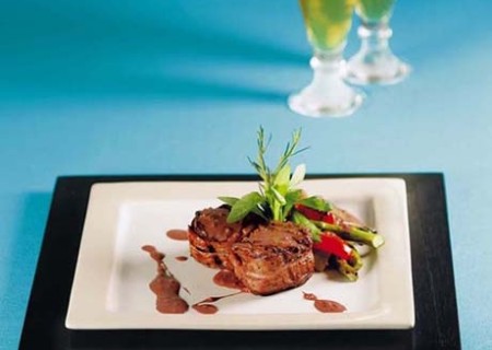 Tournedos grill mixto en salsa dos mostazas