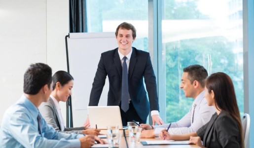 Cómo mejorar la moral de los empleados