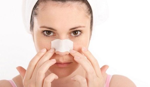 Cómo hacer tiras caseras para quitar puntos negros