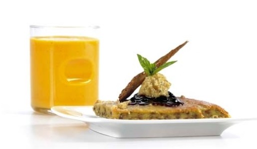 Panqueques con mermelada de sauco y leche de soya con lúcuma