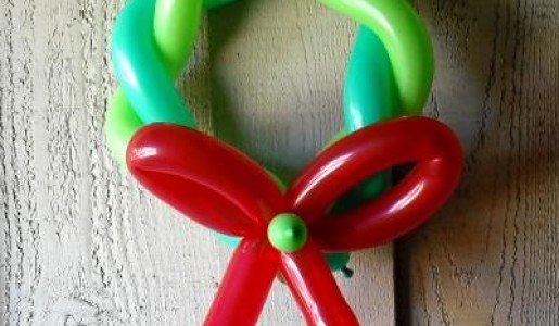 Cómo hacer una corona de adviento con globos