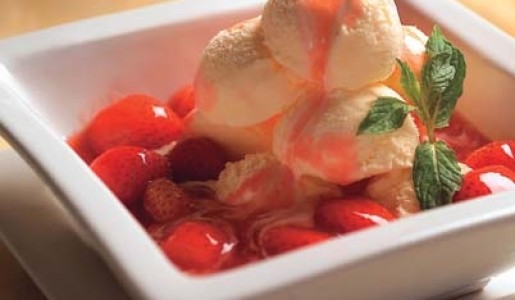 Salsa de fresas flambeada