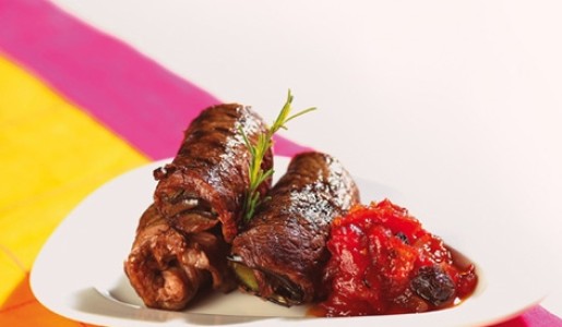 Enrollado de berenjena y bistec