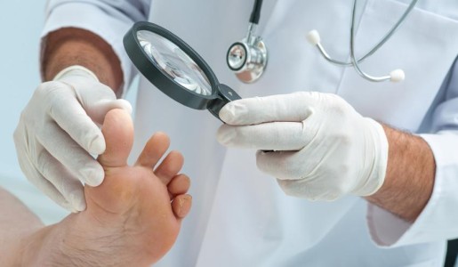 Cómo curar una uña encarnada del pie