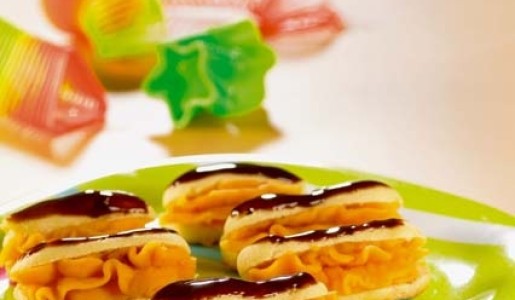 Relampaguitos de chocolate con mousse de lúcuma