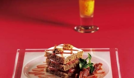 Cascanuez con jalea de guayaba