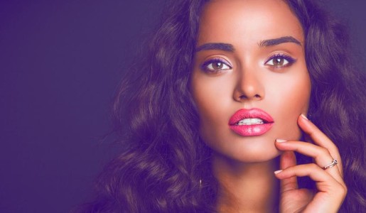 Belleza: Cómo maquillar los labios caídos