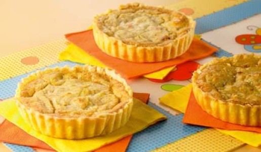 Miniquiches de quesos y tomates cherry aromatizados