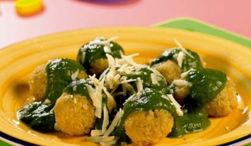 Ñoquis de sémola y quinua con pesto casero