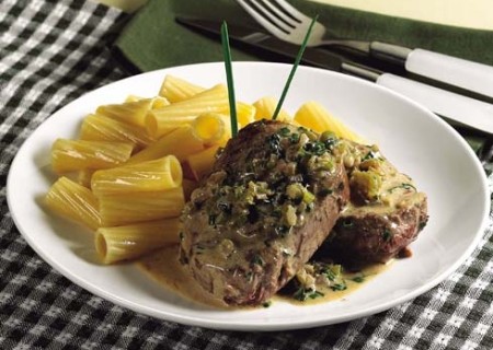 Lomo en crema de apio y chives