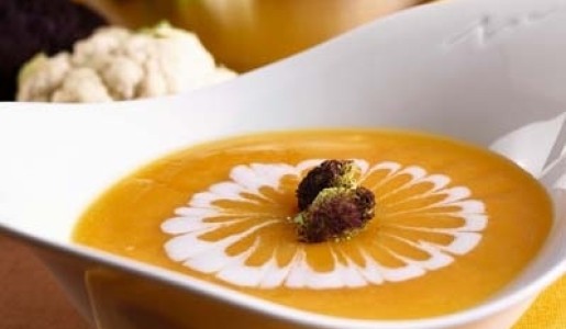 Crema naranja de coliflor