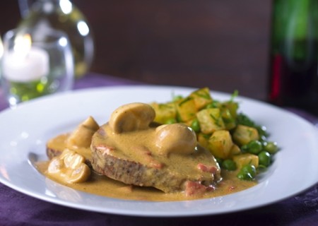 Asado a la crema con champiñones