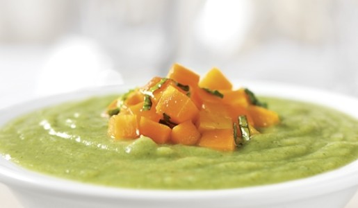 Crema de brócoli con zanahoria salteada