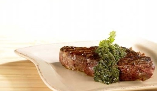 Bife angosto con marinada cocida y aceite de hierbas