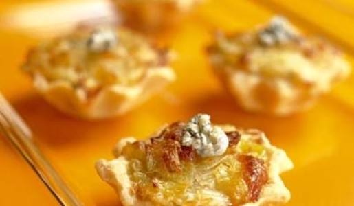 Miniquiches de poro confitado y queso