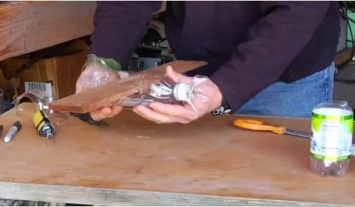 Cómo hacer un avión con una botella de plástico
