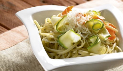 Fetuccini con zapallito italiano y zanahoria