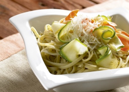 Fetuccini con zapallito italiano y zanahoria