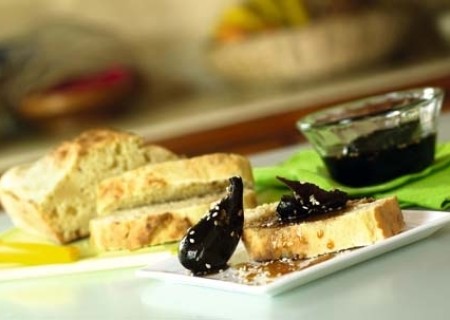 Pan de mote con dulce de higos