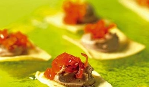 Paté de pollo con hilos de ají confitado