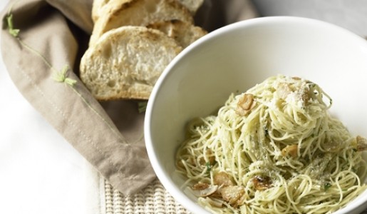 Cabello de ángel en mantequilla de ajo