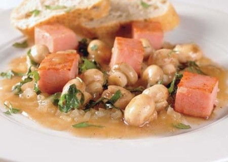 Dados de jamón con champiñones