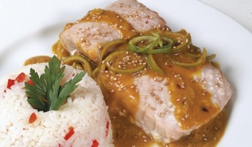 Pescado con ajonjolí