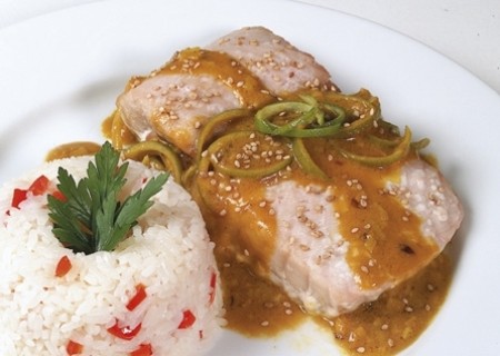 Pescado con ajonjolí