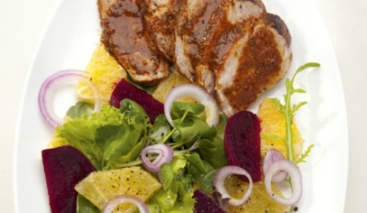 Cerdo con ensalada de beterraga