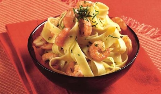 Fettuccini en salsa de langostinos