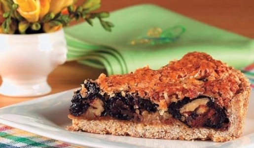 Tarta de coco y guindones