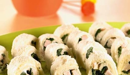 Remolinos de espinaca, pollito guisado y queso crema