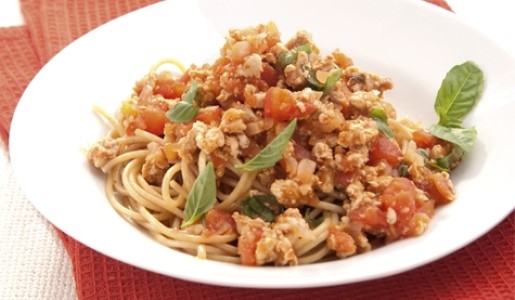 Pasta con boloñesa de pollo