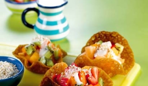 Canastitas de almendras con ensalada de frutas