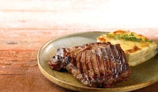 Bife ancho con pastel de papa