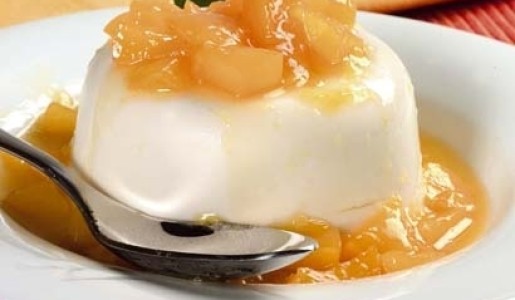 Panacotta de yogur con compota de mango
