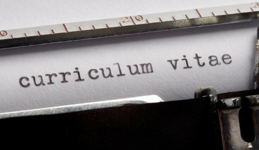 Cómo adaptar el currículum según el país