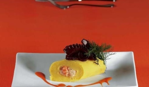 Causa de papa y loche rellena con camarón y pulpo a la parrilla