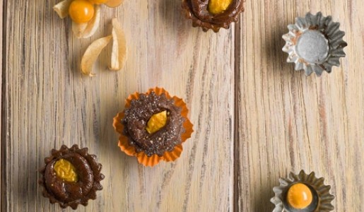 Tartita de chocolate con aguaymanto
