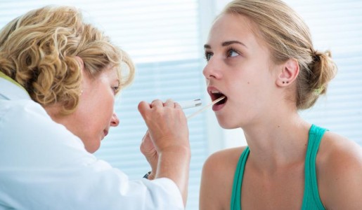 Síntomas de los pólipos de la garganta