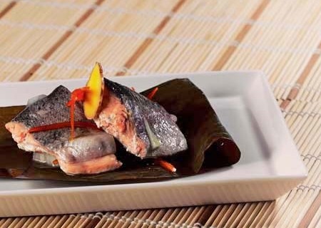 Truchas en hojas de plátano