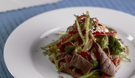 Brócoli salteado con lomo de res