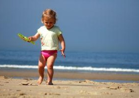 Qué actividades hacer con los niños en la playa