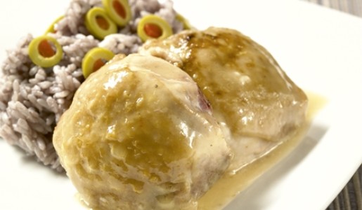 Arroz con aceitunas y pollo