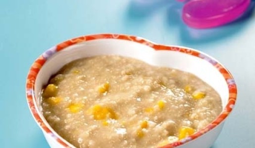 Compota de quinuavena con plátano de la isla y granadilla