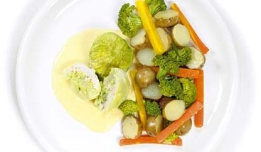 Envueltos de col y pavita en salsa de curry