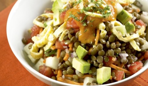 Ensalada de tortilla y lentejas